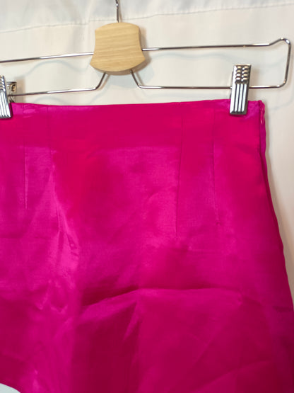 ZARA. Short pink satin skirt T.xs