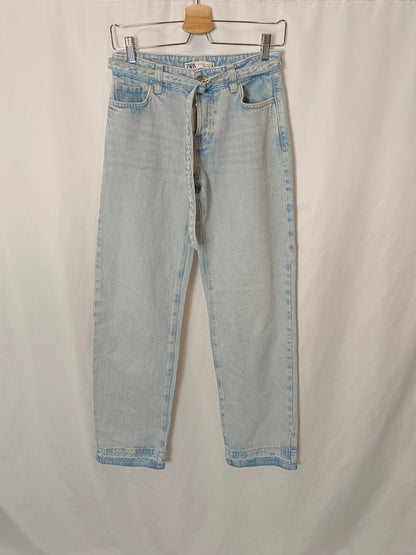 ZARA. Pantalón denim cinturón T.34