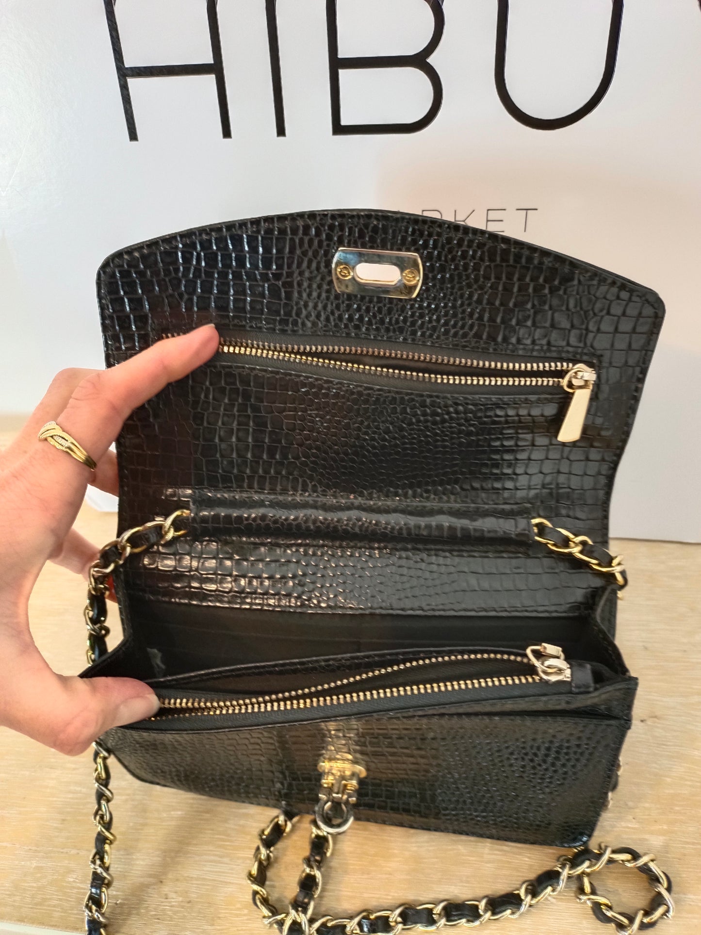 OTHERS. Black chain bag