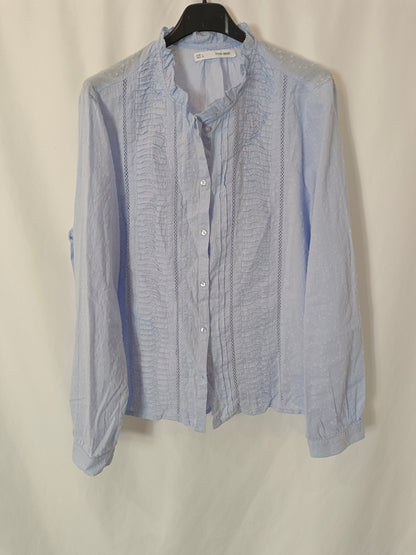 SFERA. Blusa azul claro textura. T L