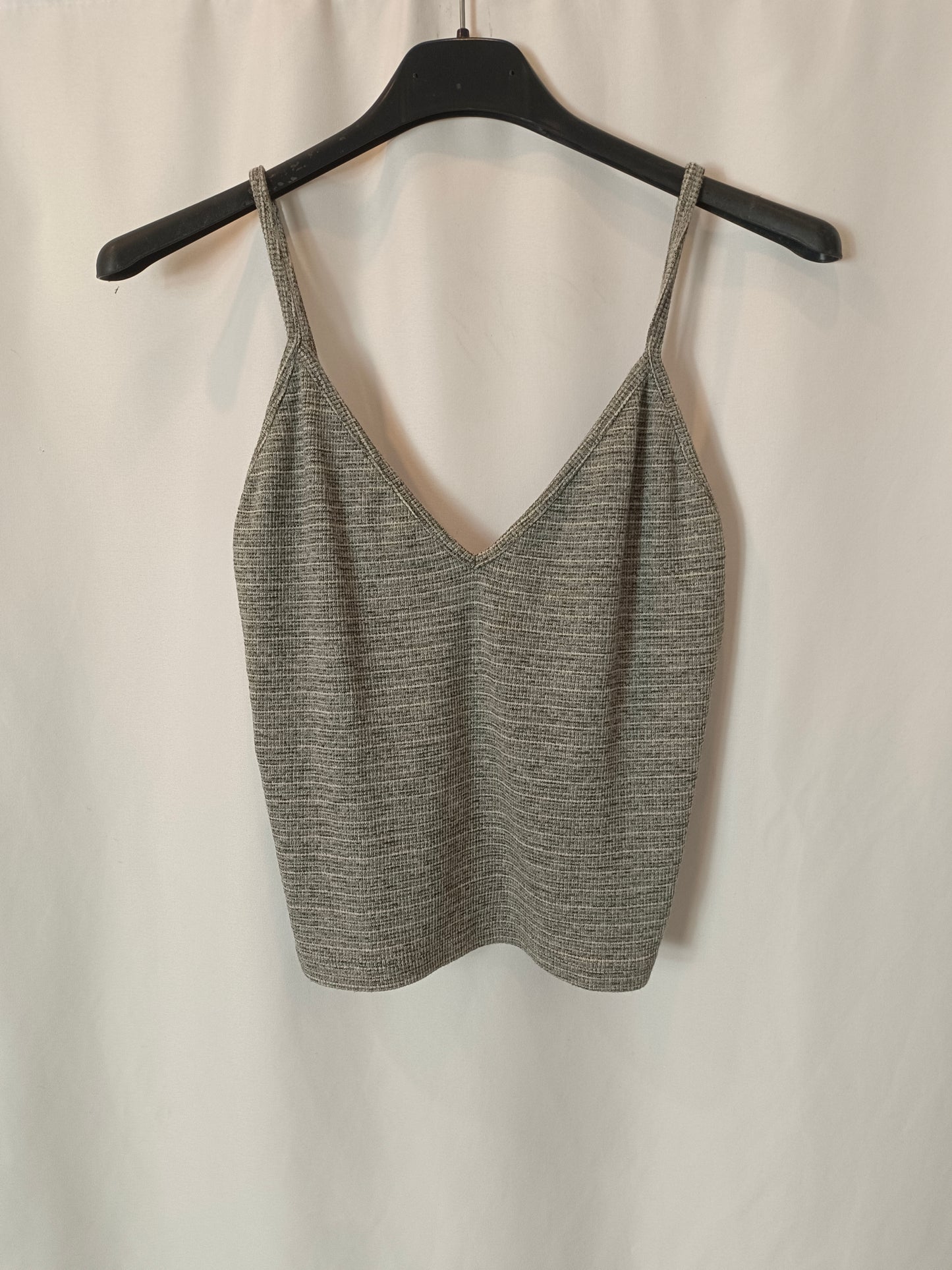 BRANDY MELVILLE. gray ribbed TS croptop