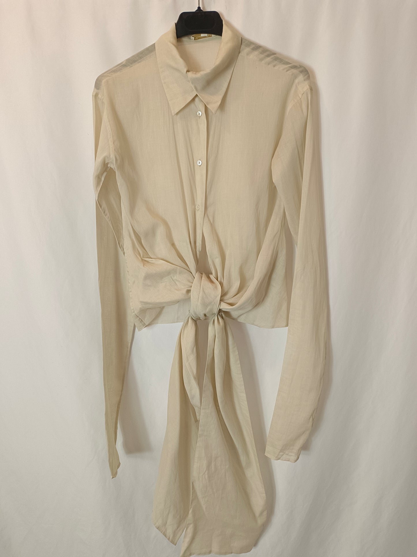 MASSIMO DUTTI. Blusa beige cruzada T.34