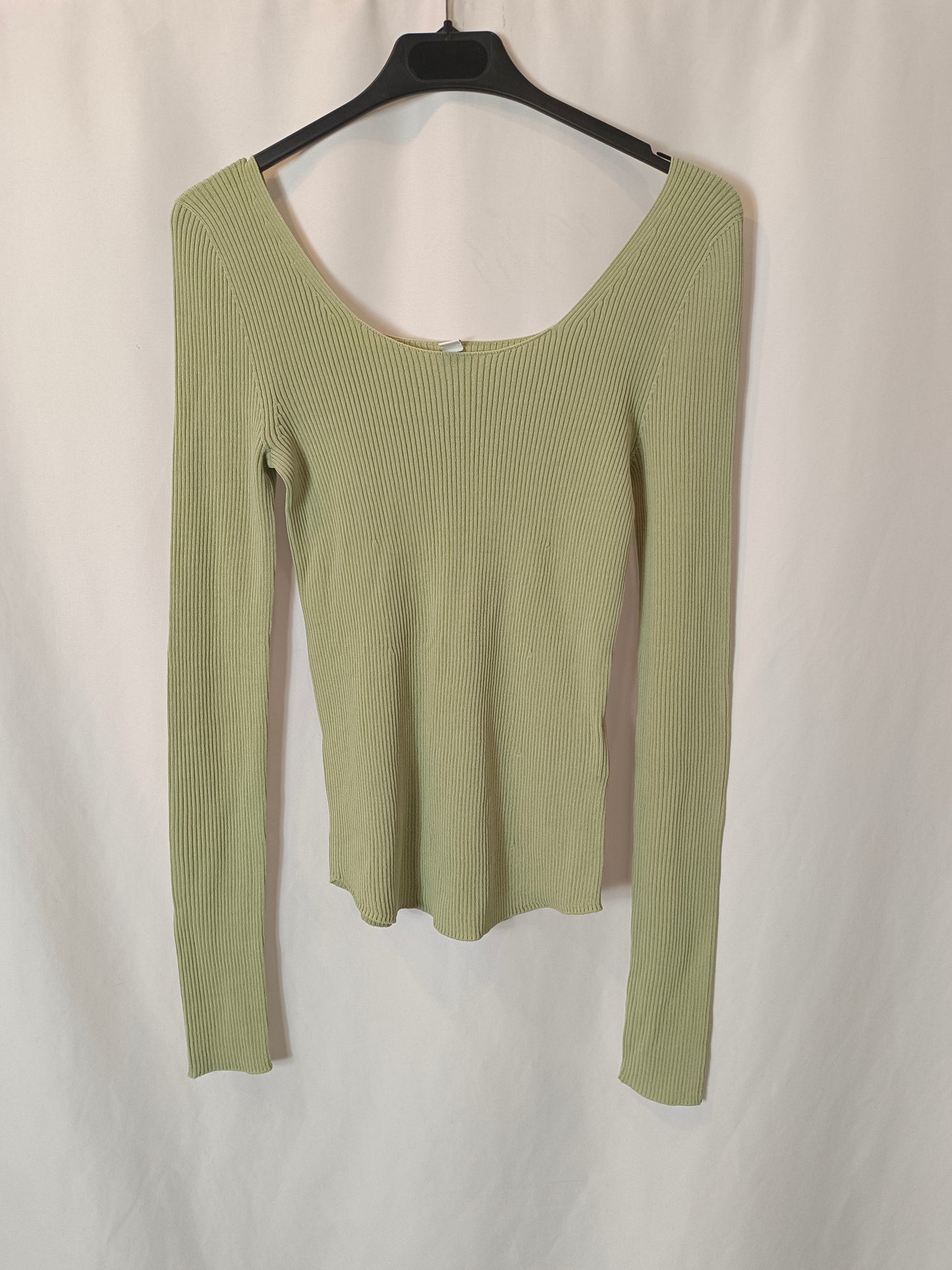 UNIQLO. T.xs green ribbed top