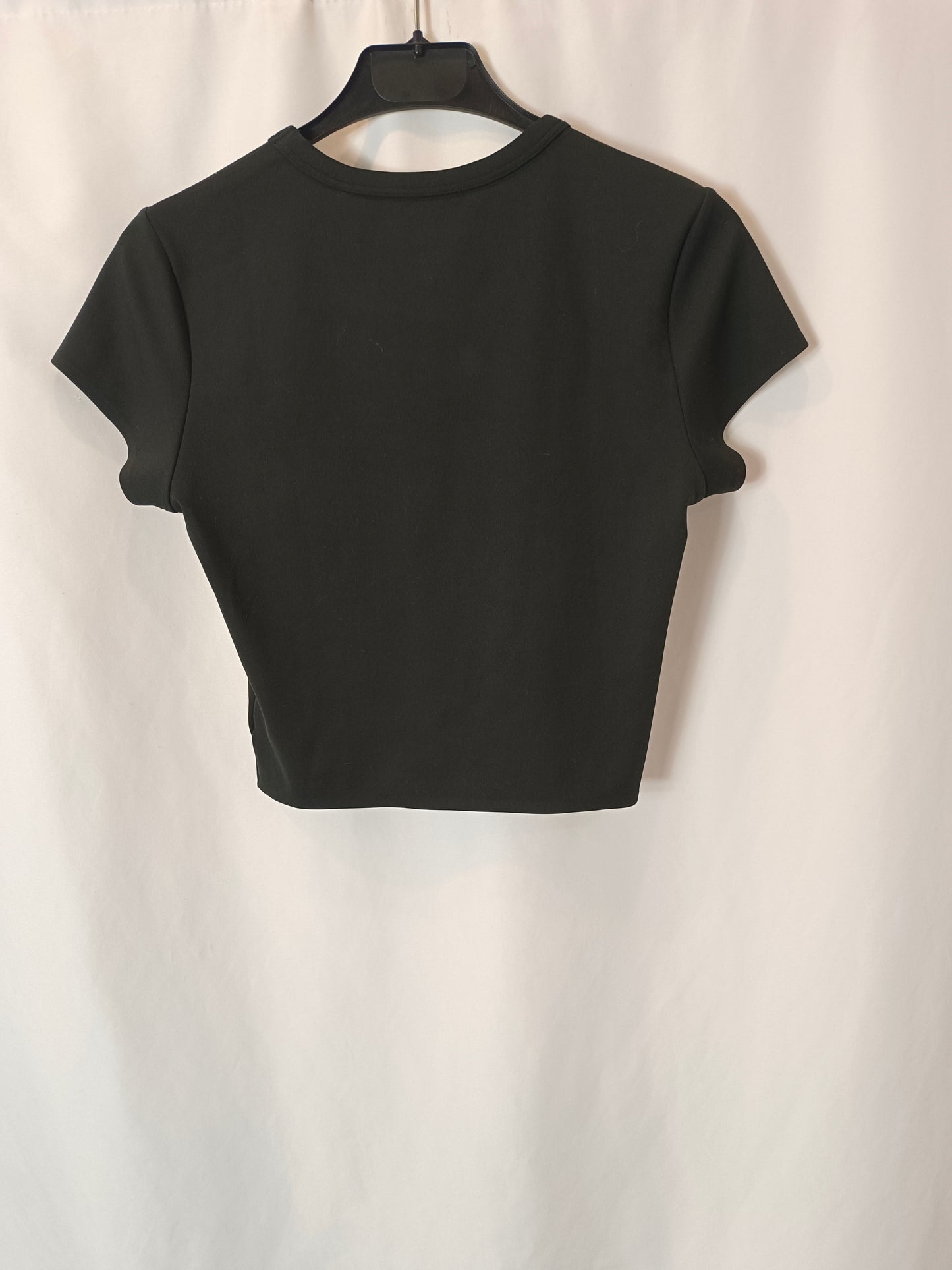 UNIQLO. Black cropped T-shirt T.xs