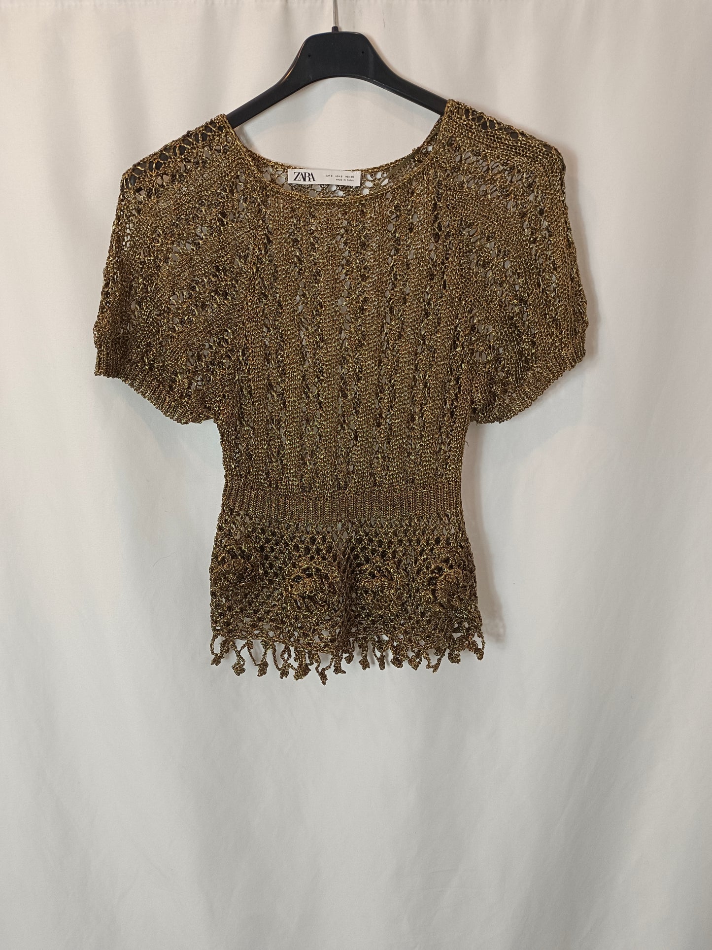 ZARA. Gold crochet top Ts