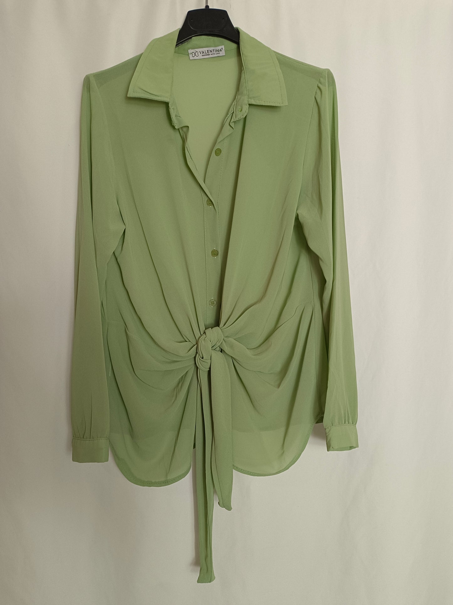 VALENTINA. blusa fluida verde lazada Tu(m)