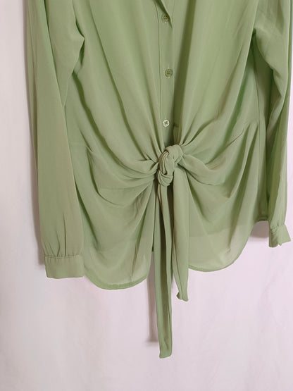 VALENTINA. blusa fluida verde lazada Tu(m)