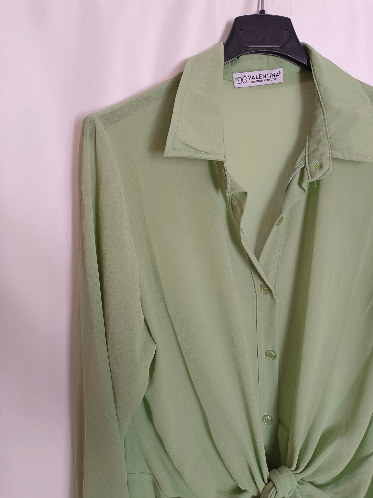 VALENTINA. blusa fluida verde lazada Tu(m)