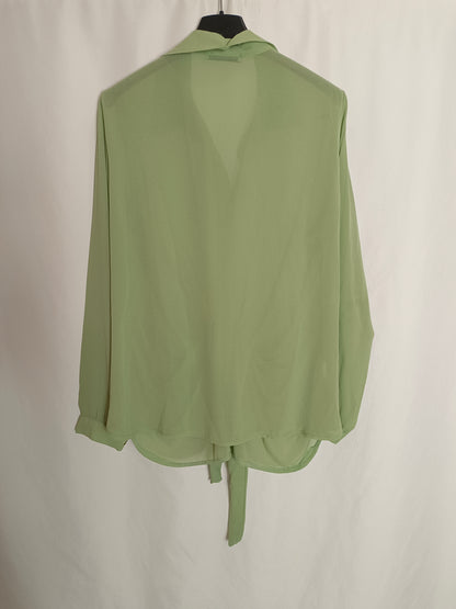VALENTINA. blusa fluida verde lazada Tu(m)
