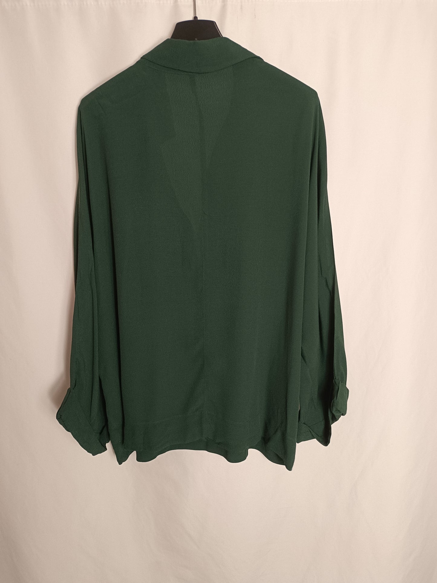 MANGO. blusa verde fluida T.l