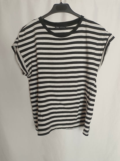 ZARA. Black and white striped T-shirt Tm