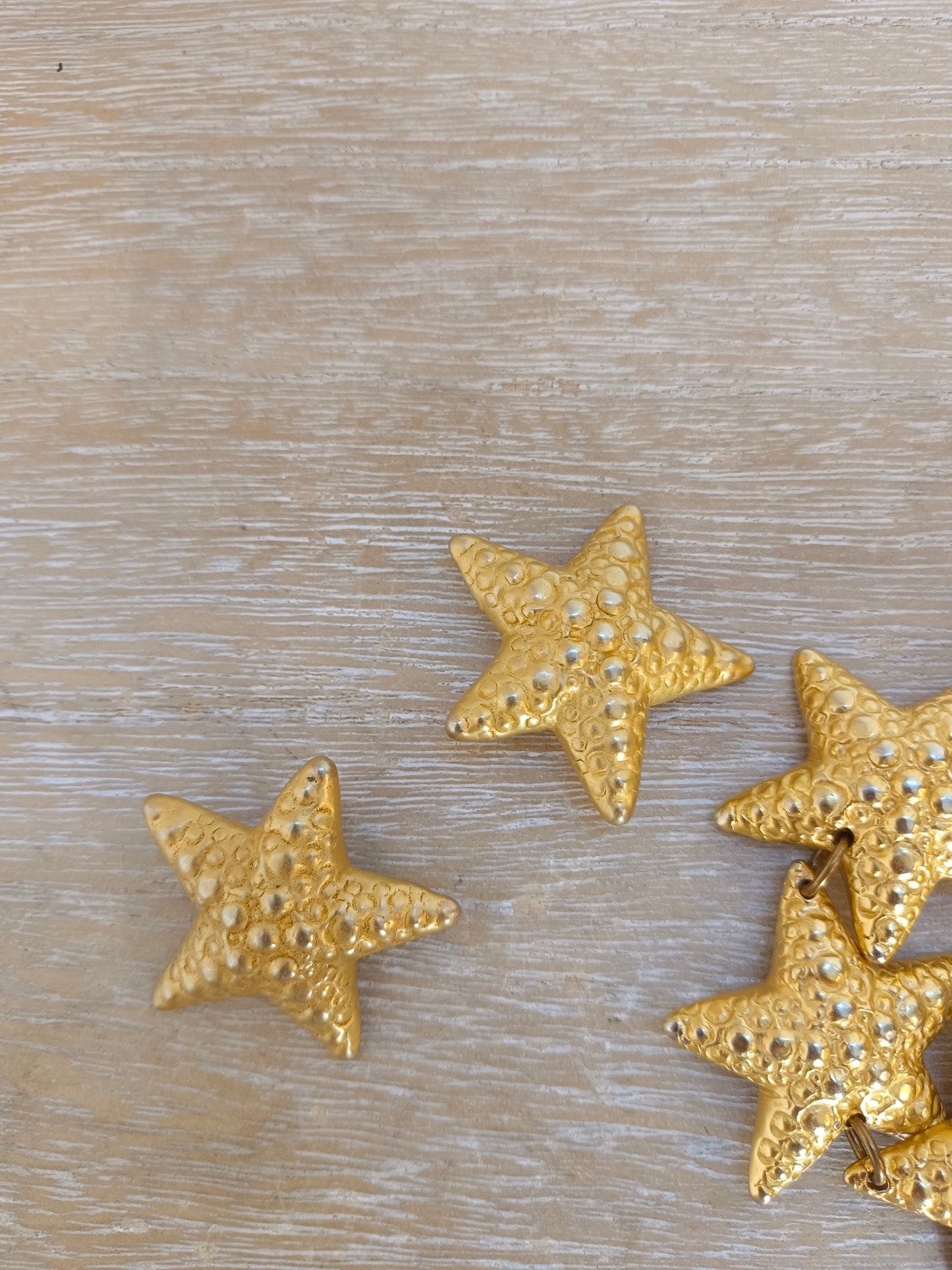 OTHERS. Star bracelet and earring set