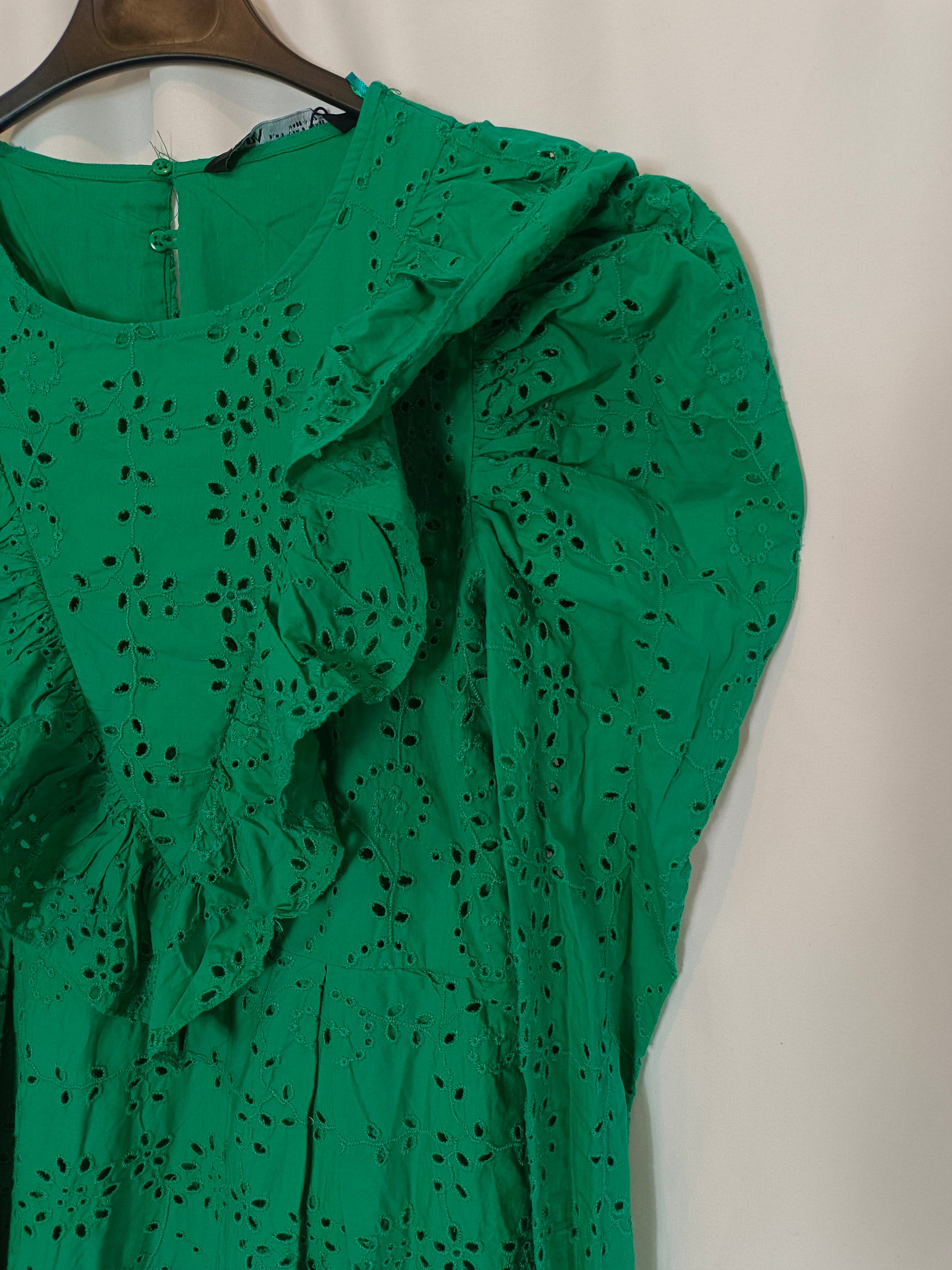 ZARA. Long green die-cut dress Ts Hibuy market ZARA. Long green die-cut dress Ts Hibuy market