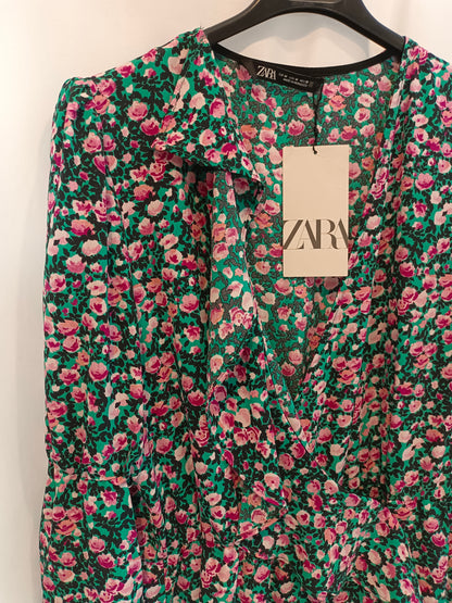 ZARA. Short floral dress Tm
