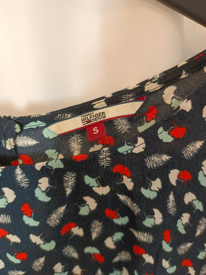 TOMMY HILFIGUER. Short blue printed Ts dress