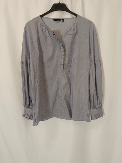 MASSIMO DUTTI. Blue and white striped blouse, size 38