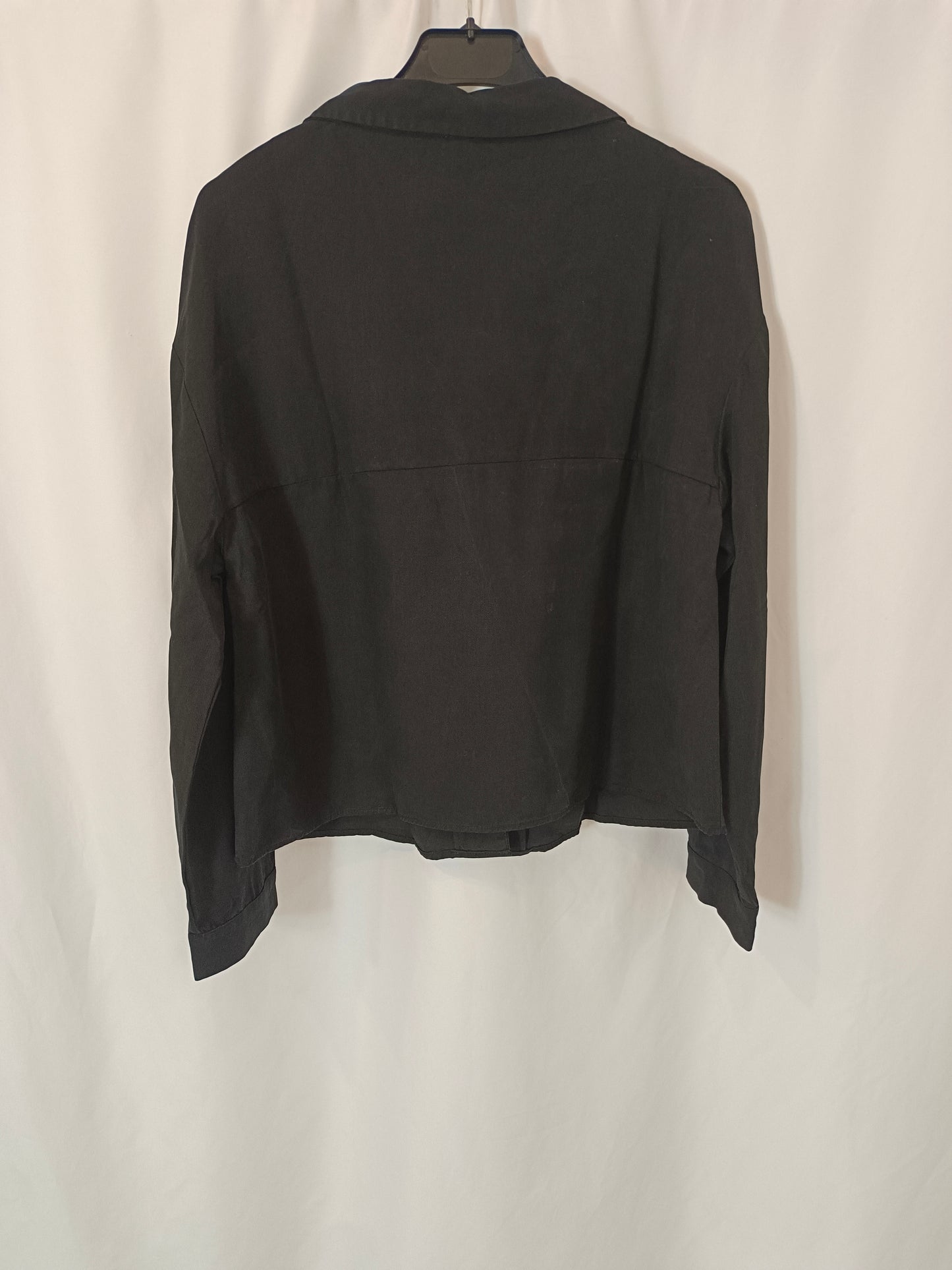 ZARA. Black blouse with white buttons Tm