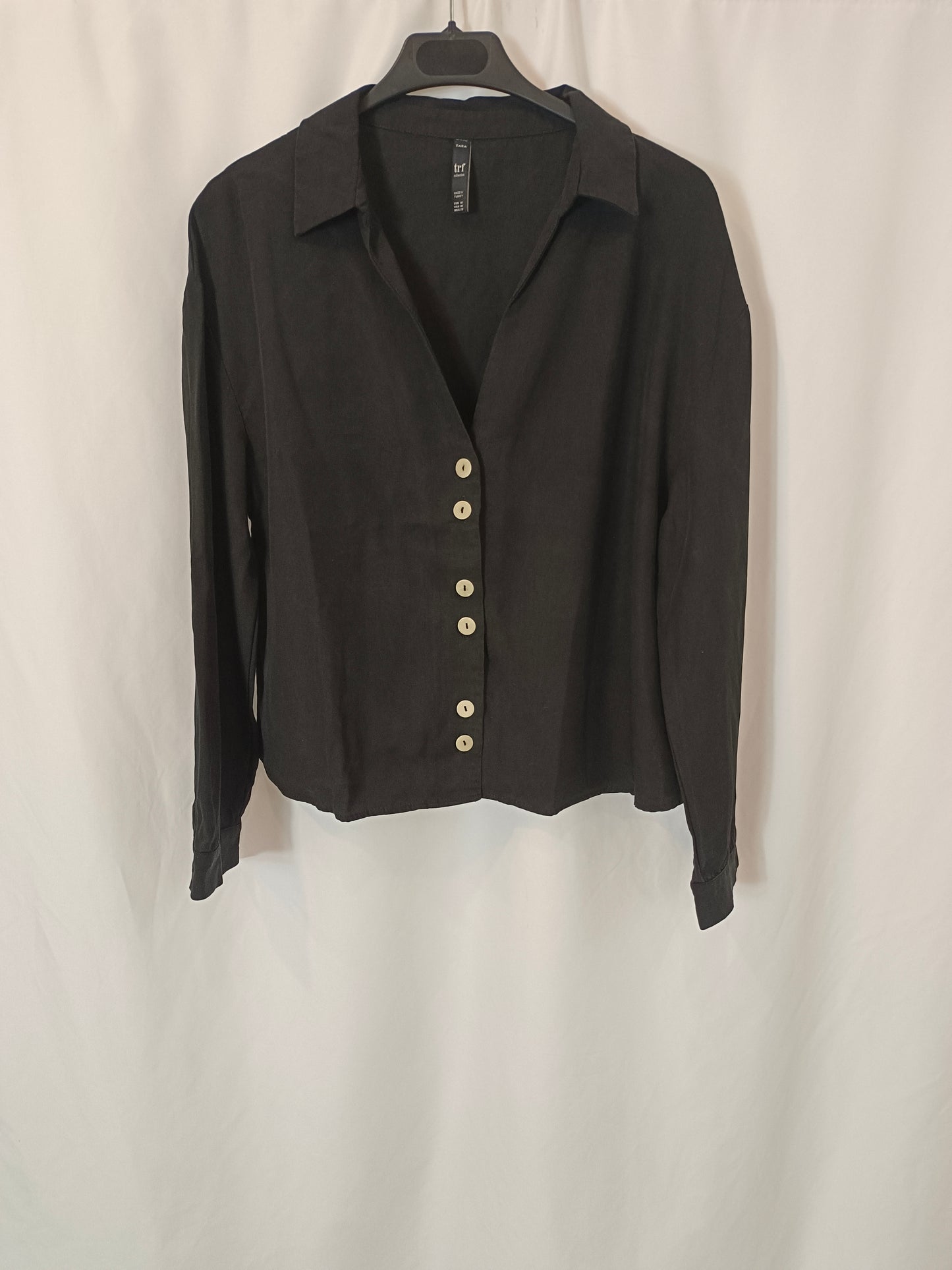ZARA. Black blouse with white buttons Tm