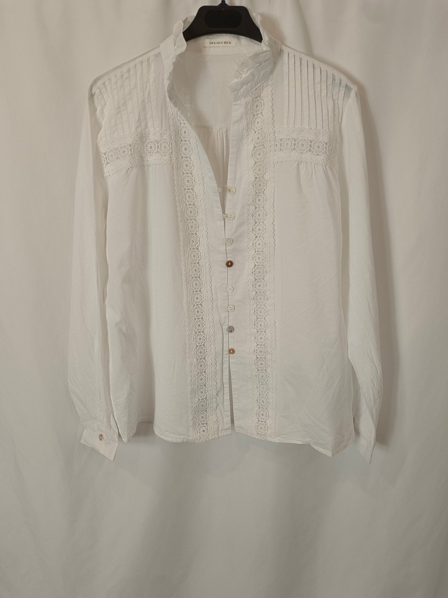 OTHERS. White lace blouse S.XL