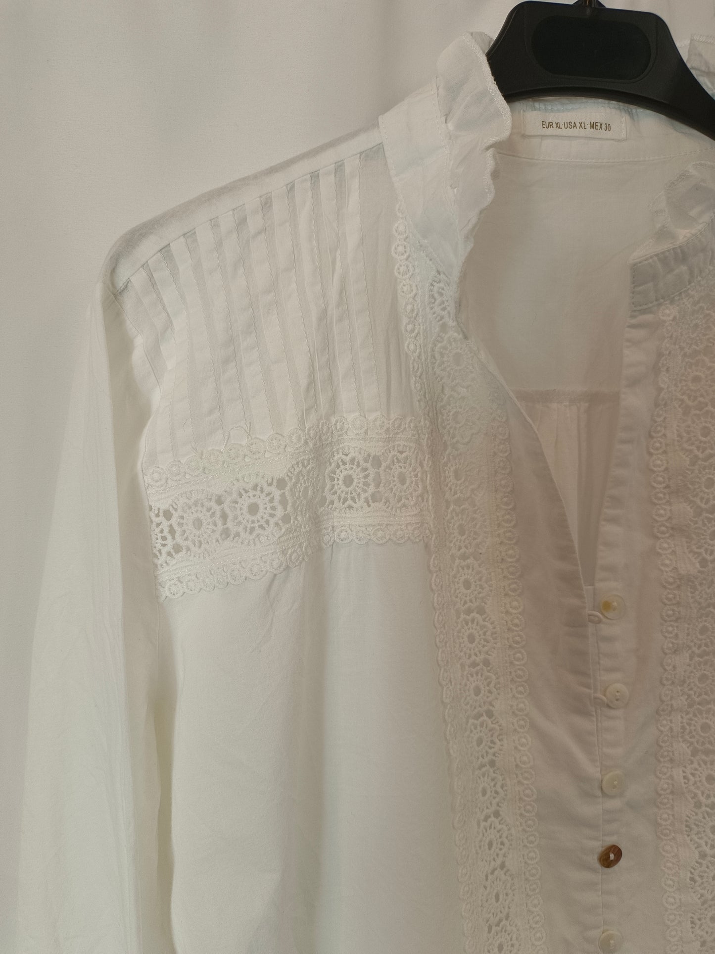 OTHERS. White lace blouse S.XL