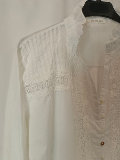OTHERS. White lace blouse S.XL