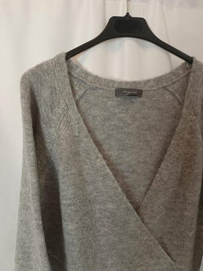 PRIMARK. Grey crossover Tl sweater