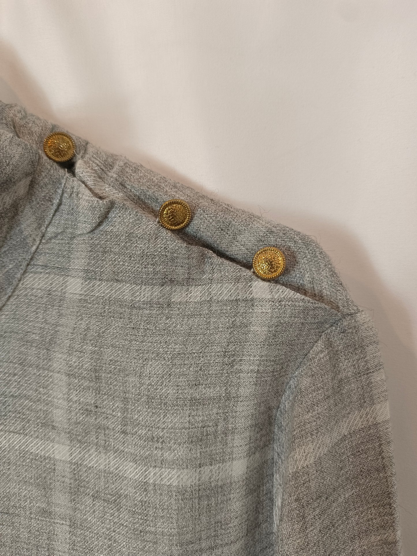 ZARA. Gray checked blouse Tl