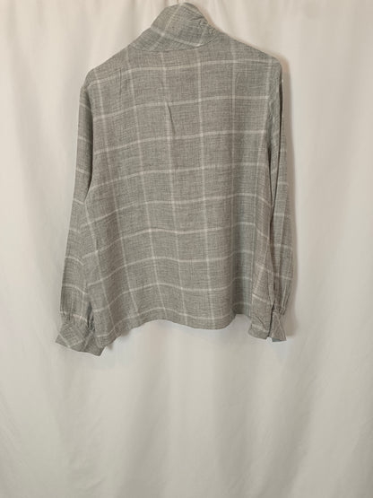 ZARA. Gray checked blouse Tl
