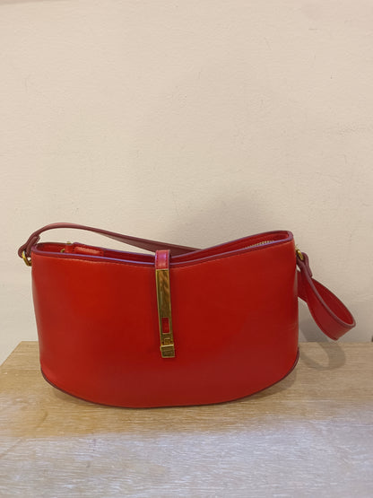 MANGO. Bolso rojo asa corta