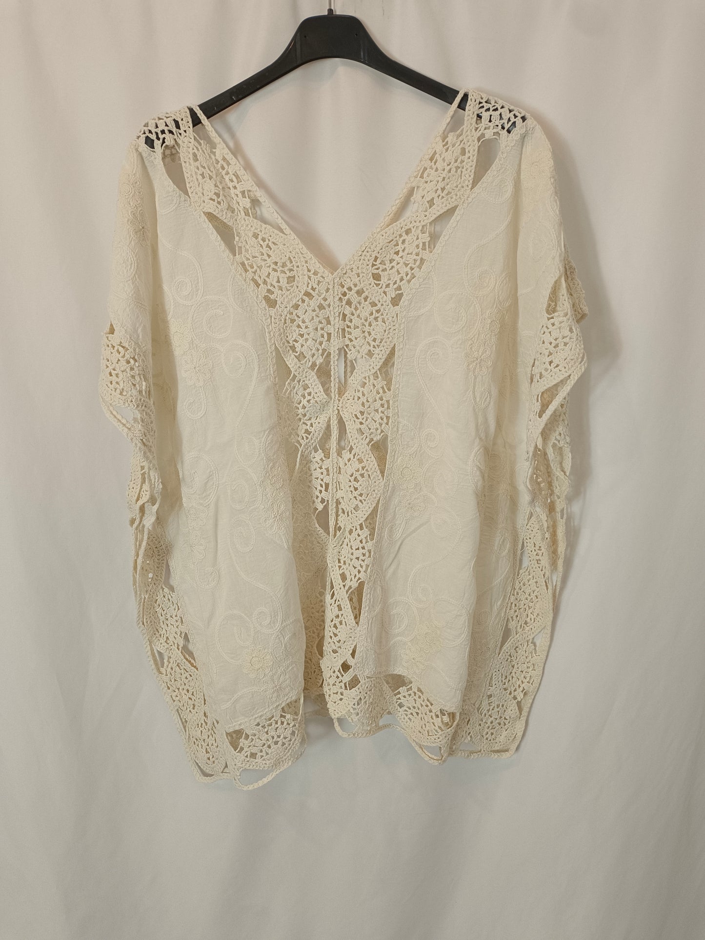 MEISÏE. Crochet beige topkaftan Tu (m/l)