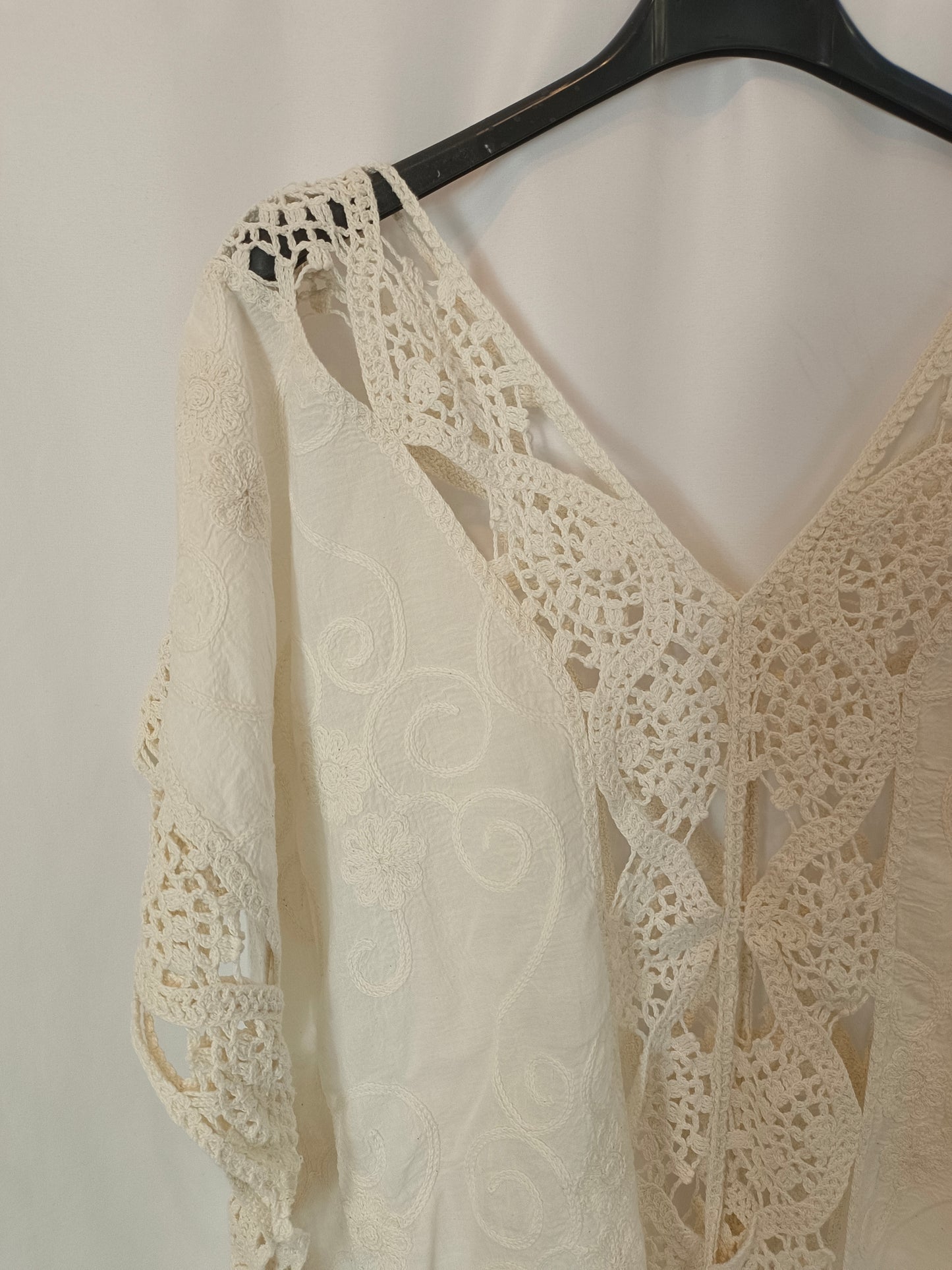 MEISÏE. Crochet beige topkaftan Tu (m/l)
