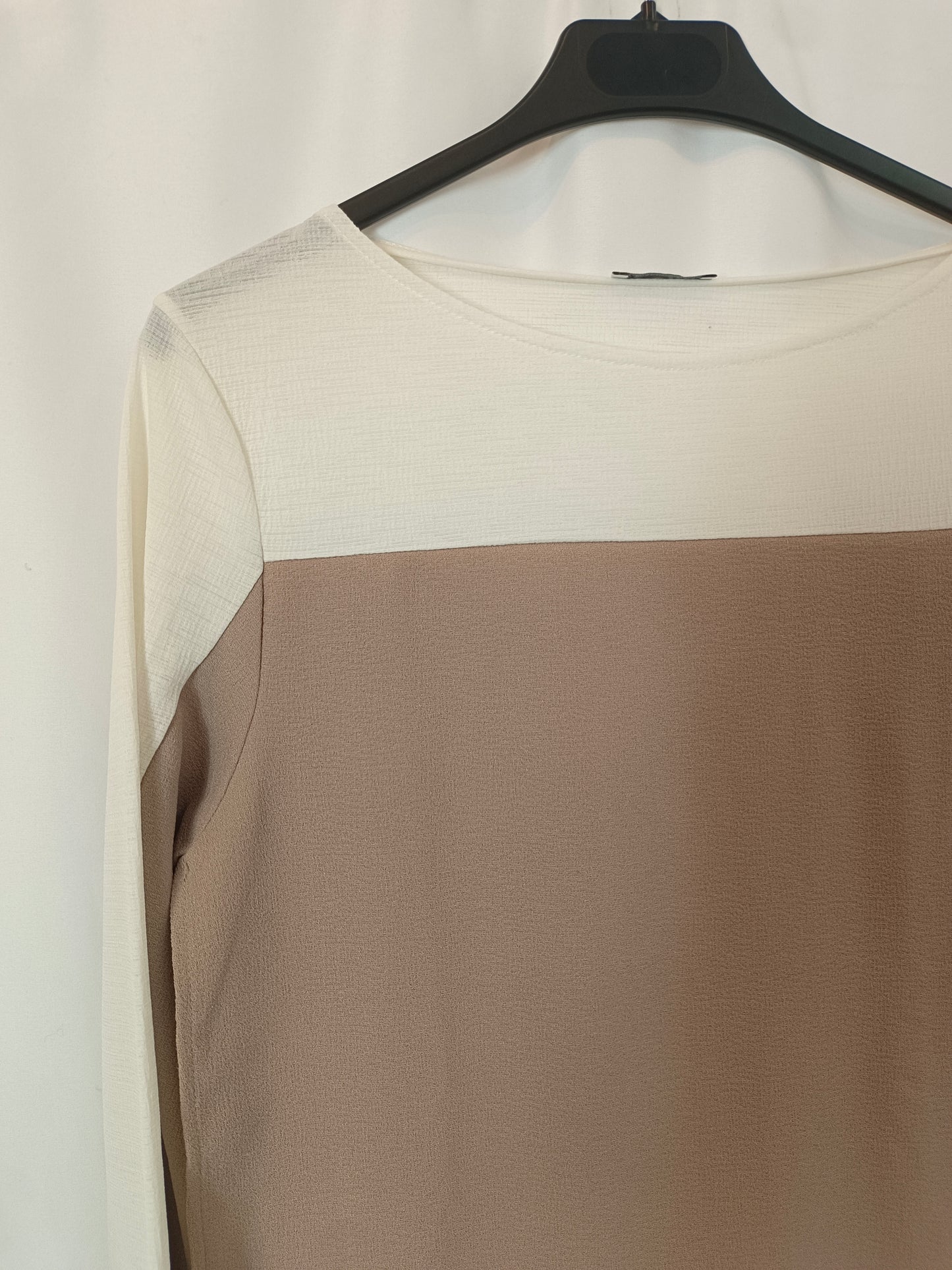 ZARA. Two-tone fluid top Ts