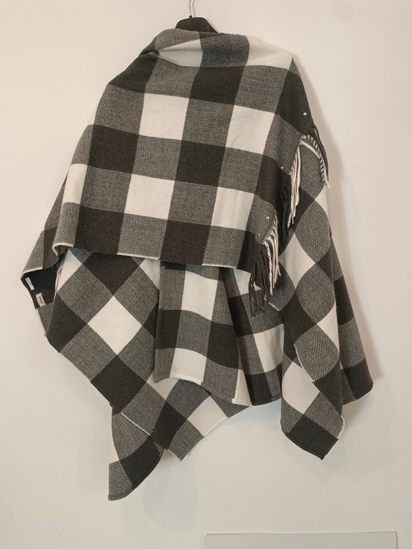 PIMKIE. Poncho cuadros grises TU(m/l)