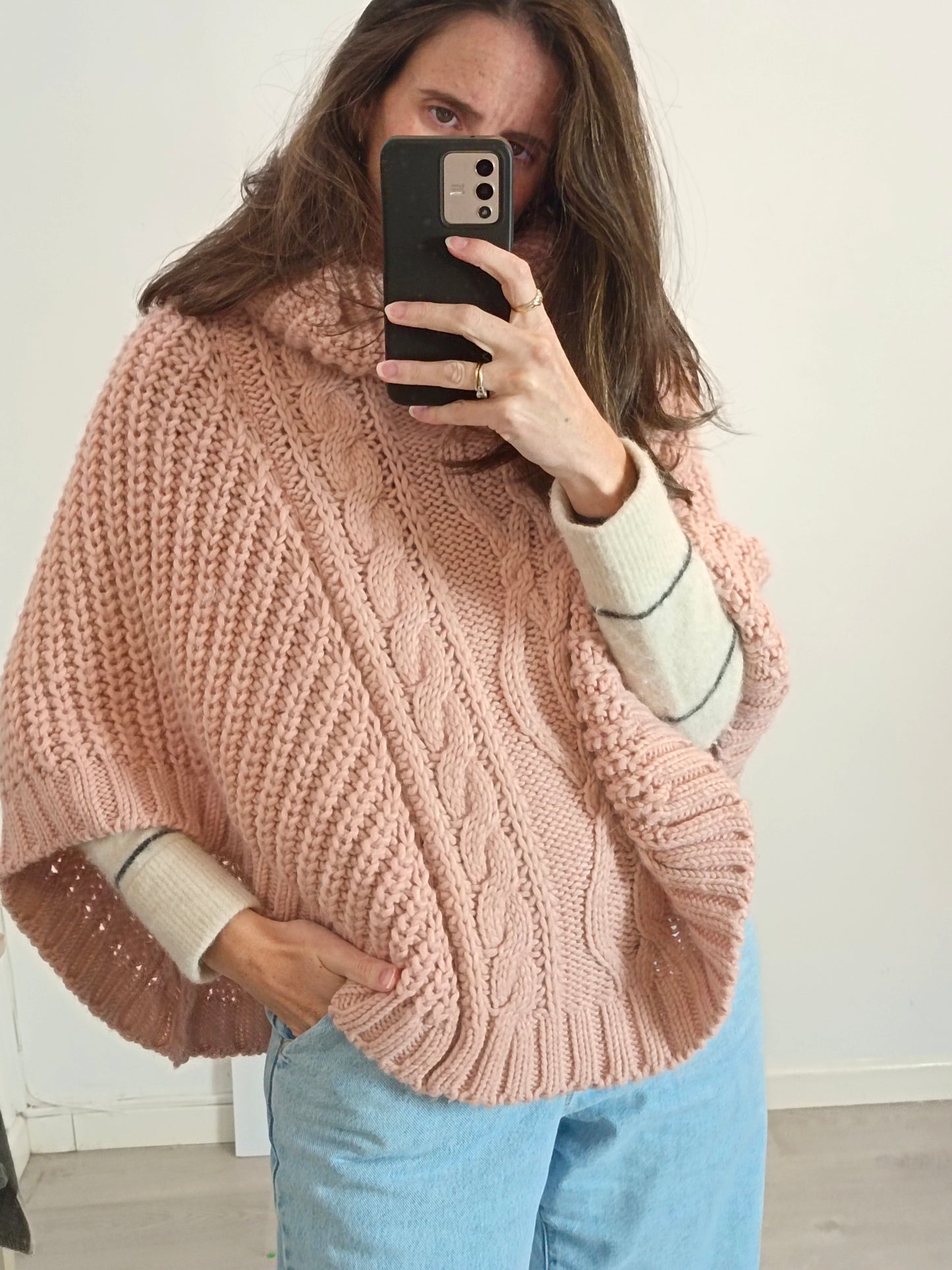 OTHERS. Pink poncho with eights Your (s/m)