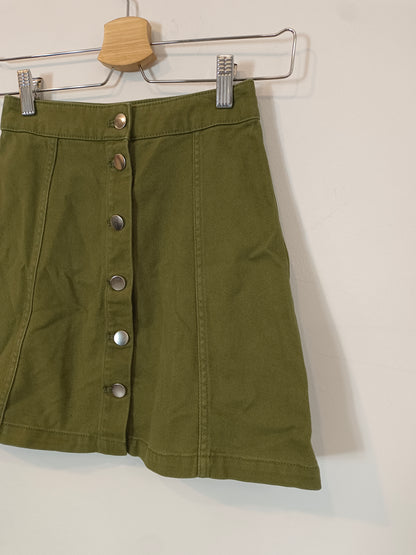 H&M. Falda verde abotonada T.32