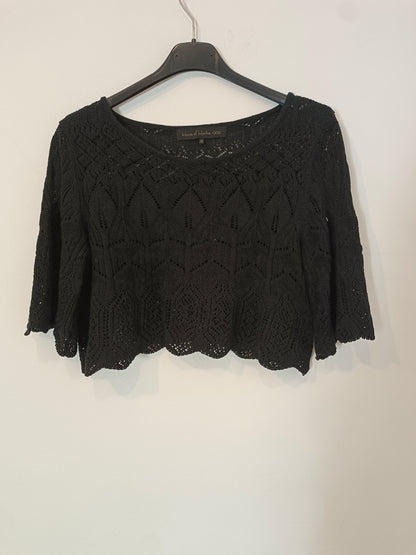 HOUSE OF HARLOW. Top negro croché punto T.s