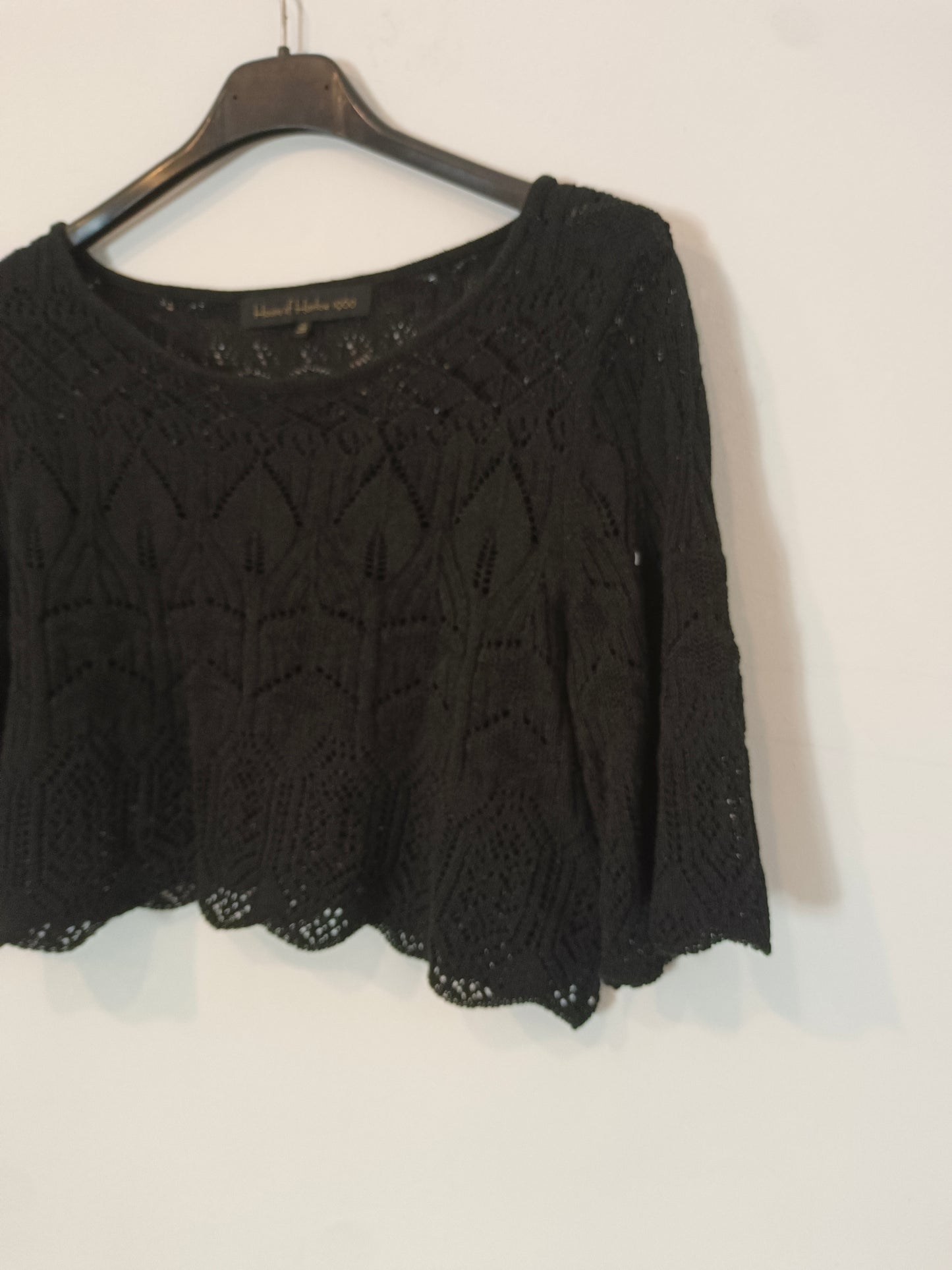 HOUSE OF HARLOW. Top negro croché punto T.s