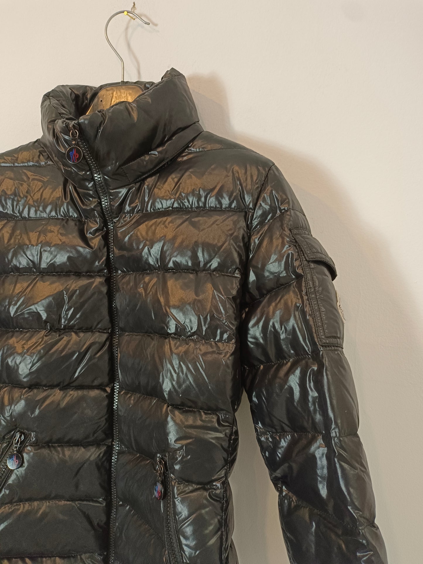 MONCLER. Plumas negro charol T.00(xs)