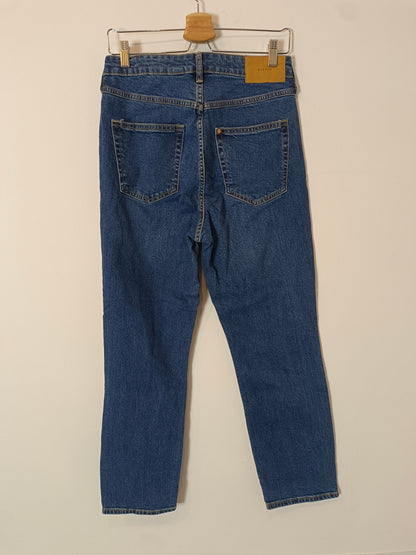 H&amp;M. "Vintage slim" denim pants T.38