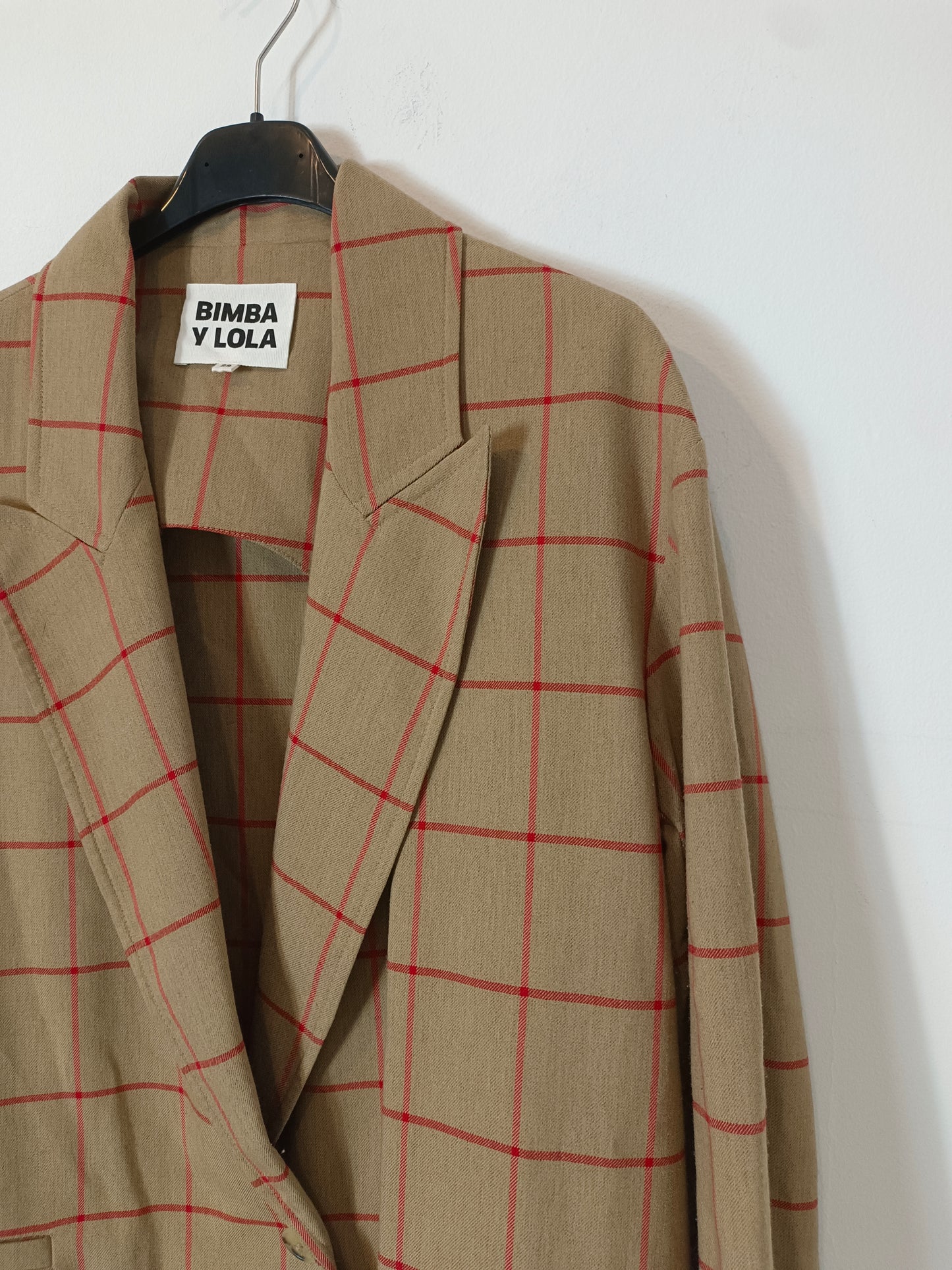 BIMBA Y LOLA. Blazer camel cuadros T.38