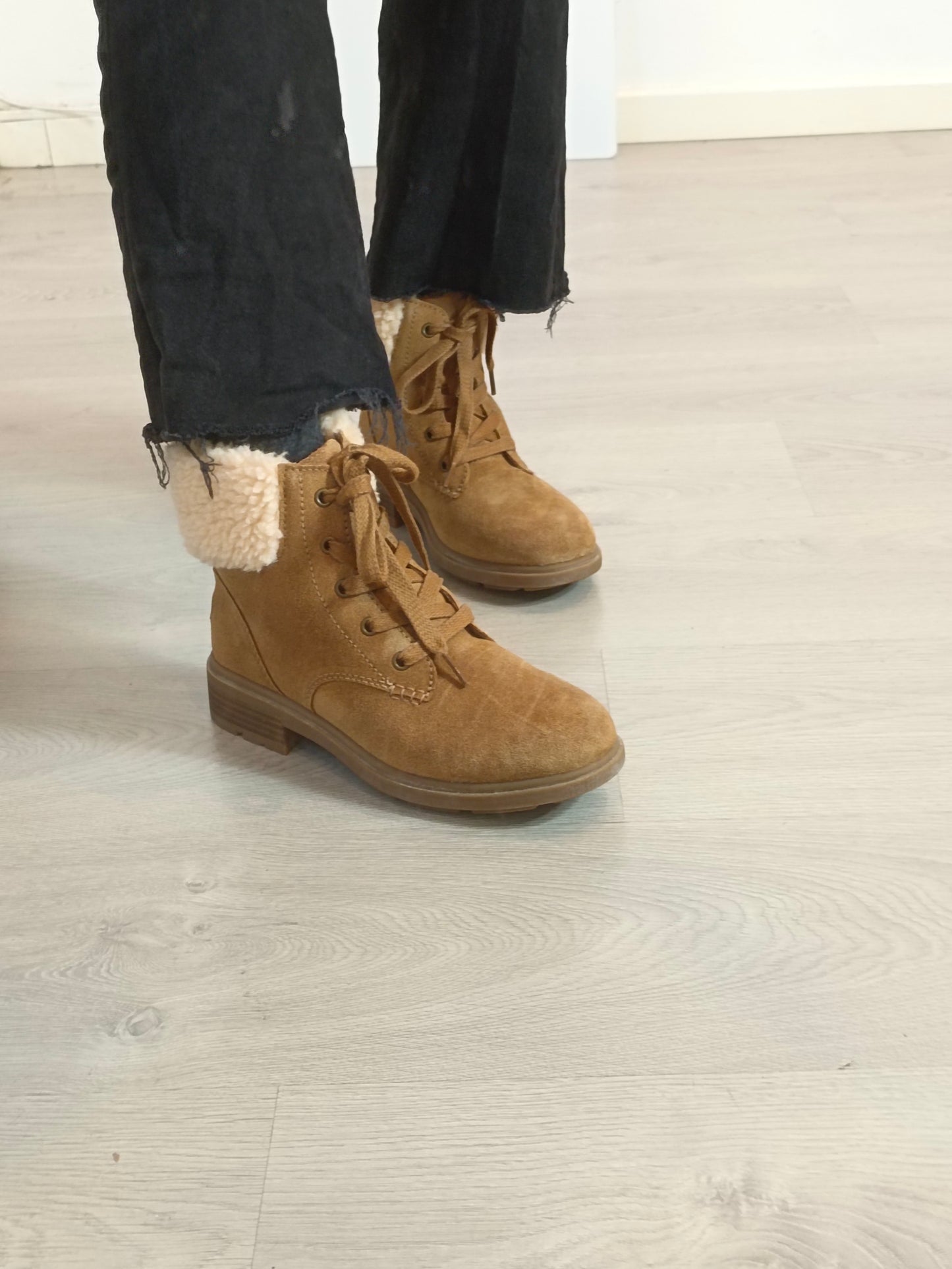 UGG.Botas camel piel borrego T.38