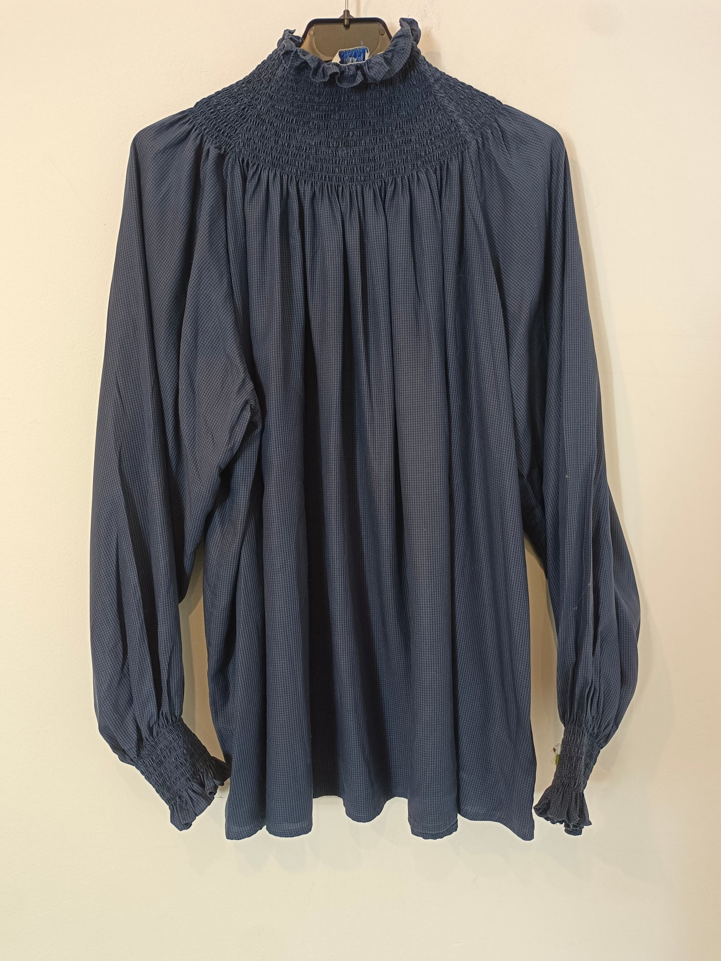 JOSEPHINE. Blusa azul cuello nido abeja T.xs