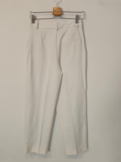 ZARA. Pantalón blanco pinzas T.34