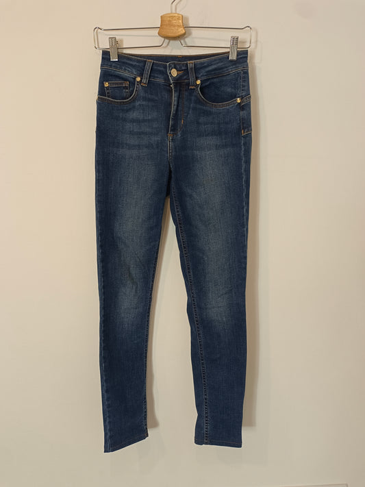 LIU.JO. Pantalón denim pitillo T.26(34)
