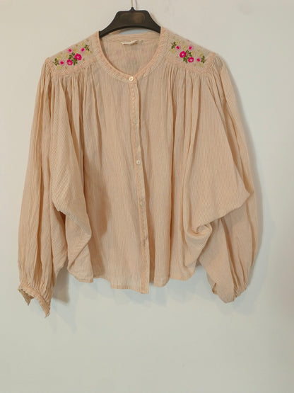LOUISE MISHA. Blusa beige rayas y bordados T.34
