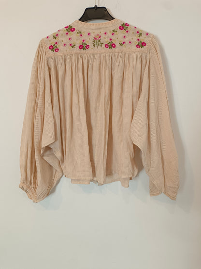 LOUISE MISHA. Blusa beige rayas y bordados T.34
