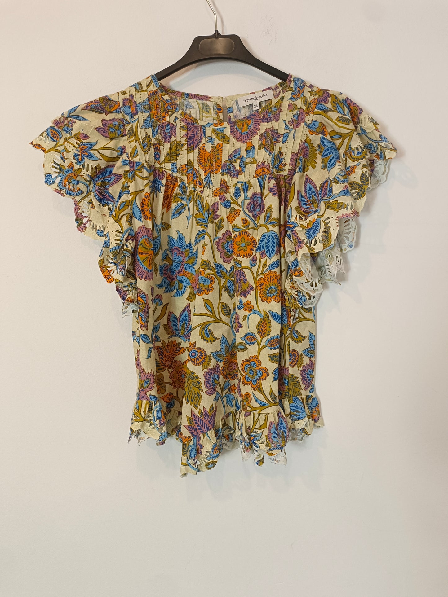 THE PETITE FRANÇAISE. Beige floral blouse T.34 (S)