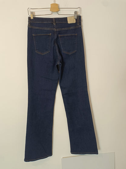 ZARA. Pantalón denim oscuro T.40