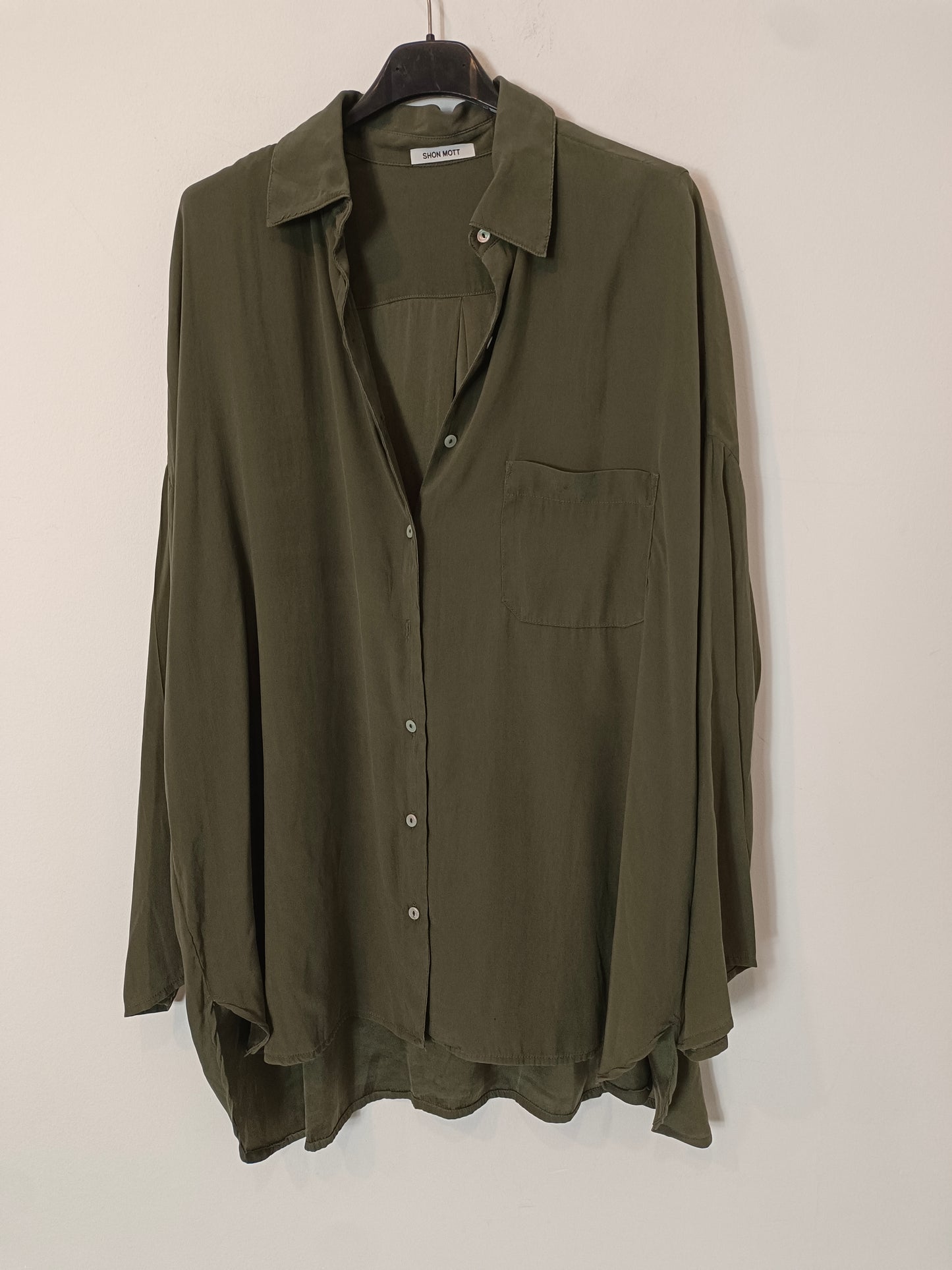 SHON MOTT. Blusa verde seda Tu(M/L)
