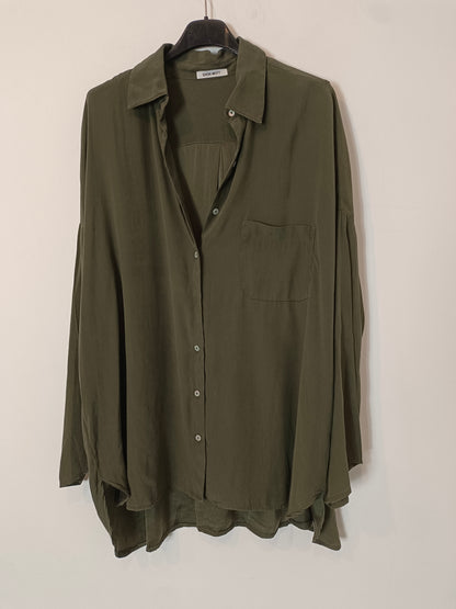 SHON MOTT. Blusa verde seda Tu(M/L)